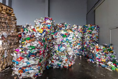 Modern atıkların zararlı işlenmesinde plastik balyalar