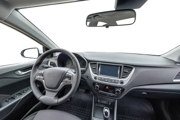 Panorama en salón de cuero interior de prestigio coche moderno. volante, palanca de cambios y salpicadero — Foto de Stock