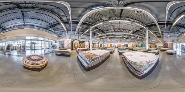 MINSK, BELARUS - MAYO, 2019: Panorama completo de hdri sin costuras Vista angular de 360 grados dentro del interior de la máquina de la tienda Alfombras hechas a mano de punto en proyección esférica equirectangular para contenido vr ar — Foto de Stock