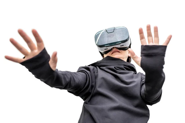 Frau in 360 Ansicht Virtual-Reality-Headset spielt das Spiel isola — Stockfoto