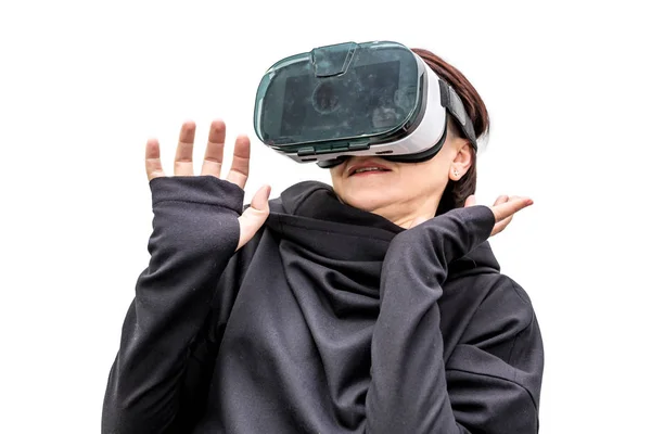 Nő 360 nézet virtuális valóság headset játék isola — Stock Fotó