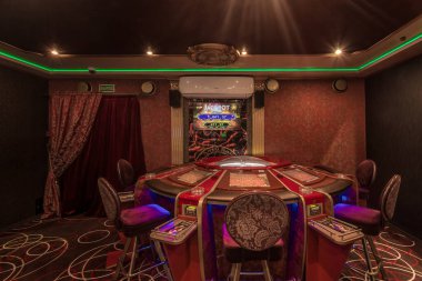 Las Vegas, Usa - Mayıs 2017: Poker ve roultte masalı seçkin lüks VIP kumarhanesi