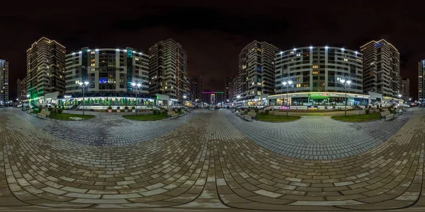 白俄罗斯明斯克 2020年1月 住宅小区多层建筑之间的全天候球形赫德里夜景360近拱形 窗户上的霓虹灯呈等长方形投影 — 图库照片