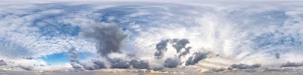 파노라마 360 각도아름다운 뭉게구름으로 하늘을 그래픽이나 개발을 스카이 돔으로 사용하거나 — 스톡 사진