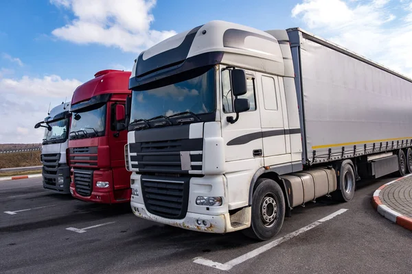 Trucks Row Containers Parking Lot Logistic Transport Concept — Stock Photo, Image