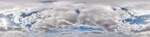3Dグラフィックスやゲーム開発でスカイドームや編集ドローンショットとして使用するための天頂と美しいふわふわの積雲とシームレスなHdriパノラマ360度の角度ビュー青空 — ストック写真