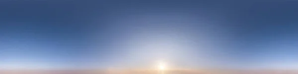 Bezproblemowa Panorama Hdri 360 Stopni Kąt Widzenia Niebieski Jasne Niebo — Zdjęcie stockowe