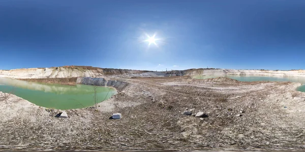 Pełna Bezszwowa Panorama Hdri 360 Stopni Widok Kąta Pobliżu Kamieniołomu — Zdjęcie stockowe