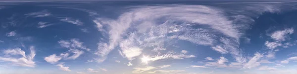 Cielo Azul Con Hermosas Nubes Cúmulos Esponjosas Panorama Hdri Inconsútil —  Fotos de Stock