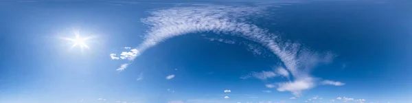Ciel Bleu Clair Avec Beau Cumulus Moelleux Nuage Panorama Sans — Photo