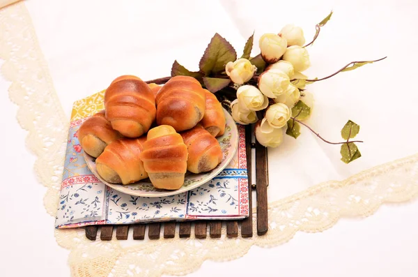 Brot auf dem Tisch — Stockfoto