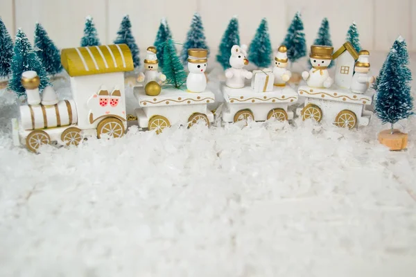 Train de jouets sur fond blanc pour Noël — Photo