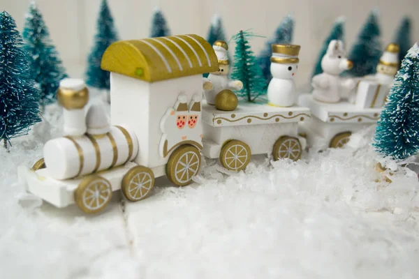 Train de jouets sur fond blanc pour Noël — Photo