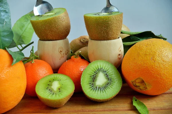 kivi dilimlenmiş, Natürmort