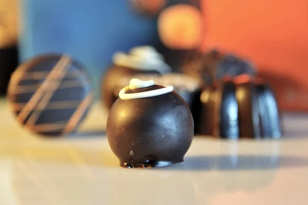 테이블에 초콜릿 — 스톡 사진