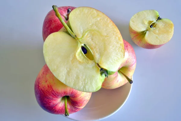 Μήλο, γκρο πλαν μιας μικρής ομάδας των μήλων — Φωτογραφία Αρχείου