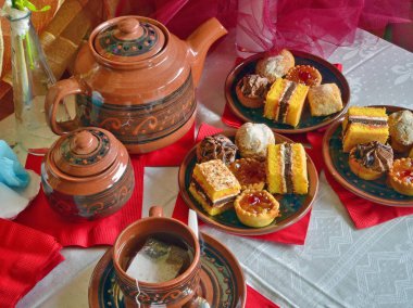 Hamur işleri ile evde kahvaltı