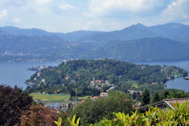 Lake Orta, İtalya'nın görünümü 
