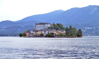 Lake Orta, İtalya'nın görünümü 