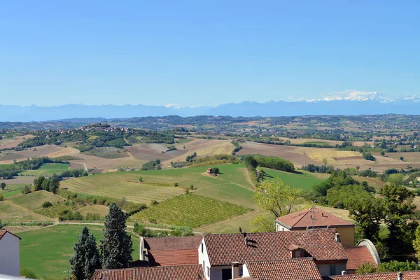Landschap van het platteland. Monferrato, Piemonte, Italië — Stockfoto