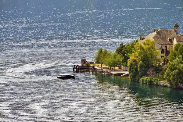 호수 오르타, 이탈리아의 보기 — 스톡 사진