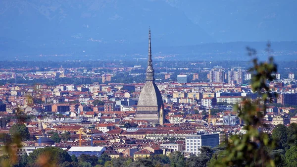 Turin, tepenin görünümünden. 