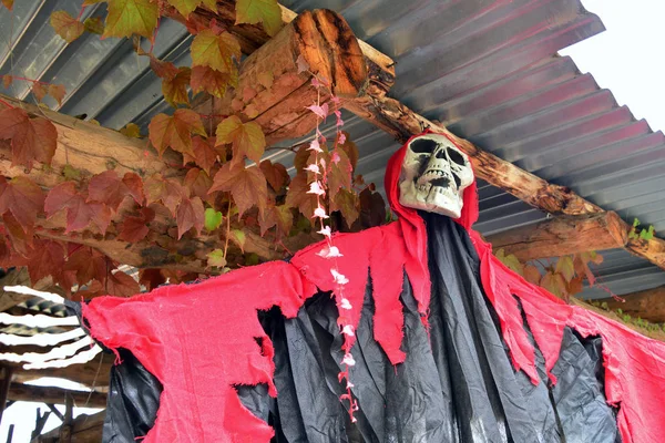Geister und Zombies bereiten sich auf die Halloween-Nacht vor — Stockfoto