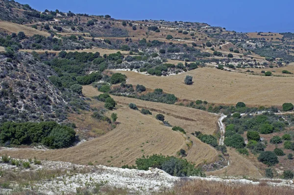 Il paesaggio insolito e accidentato dell'entroterra cipriota — Foto Stock