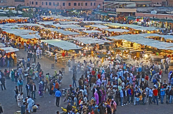 Cidade Velha de Medina, no centro de Marrakech, em Marrocos — Fotografia de Stock