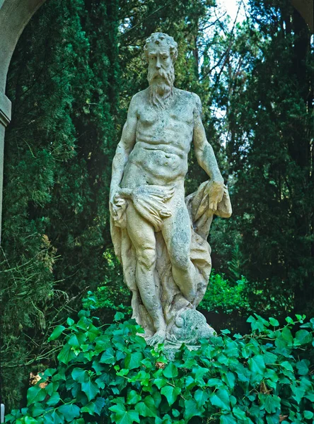 Ein Klassischer Italienischer Garten Der Toskana Mit Einer Klassischen Männlichen — Stockfoto