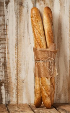 Sepette taze ekmek var. Gıda arkaplanı.