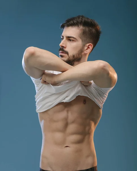 Fešák Atletický Muž Fitness Model — Stock fotografie
