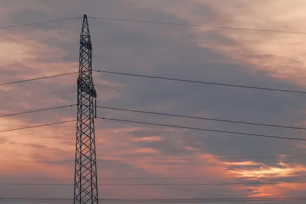 Macht Mast Met Draden Zonsondergang Achtergrond — Stockfoto