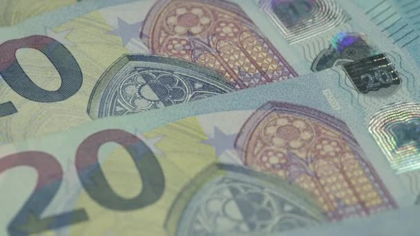 Банкноты евро с традиционными зелеными изображениями и цифрами — стоковое видео