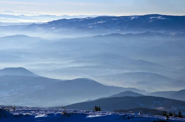 Zima góry krajobraz, góry Parku Narodowego Kopaonik, Serbia — Zdjęcie stockowe