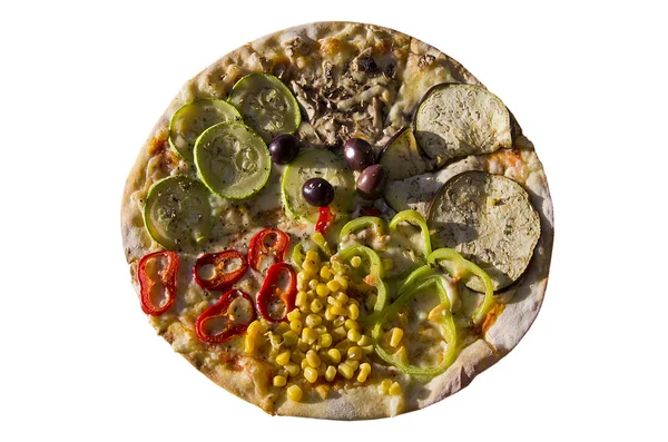 Vejetaryen pizza beyaz zemin üzerine