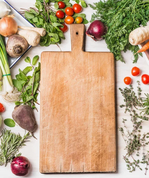 Papan Potong Dan Sayuran Organik Segar Untuk Masakan Vegetarian Top — Stok Foto