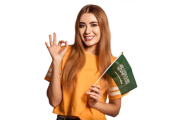 Een Mooie Jonge Vrouw Houdt Haar Handen Vlag Van Saoedi — Stockfoto