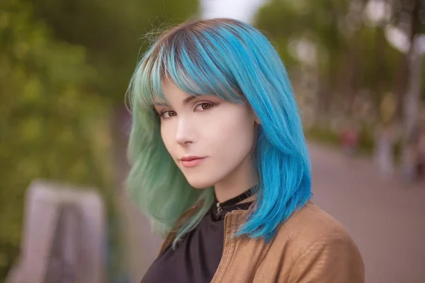 Gros Plan Portrait Une Jeune Belle Femme Étudiante Dans Parc — Photo