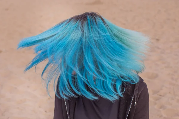 Blue Turquoise Hair Flight Shake Your Head Colored Staining Hairstyle — Stock Photo, Image