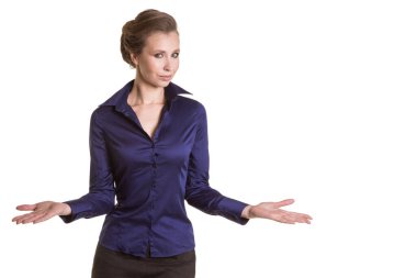 Güzel, yetişkin, iş kadını yolu gösterir. Mor gömlek. Beyaz arkaplan