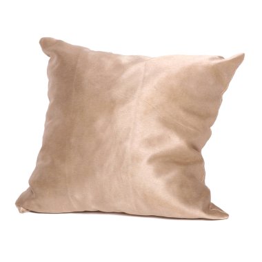 Beyaz arka planda altın-pembe yastık, izole. Mobilyalar çok şık..