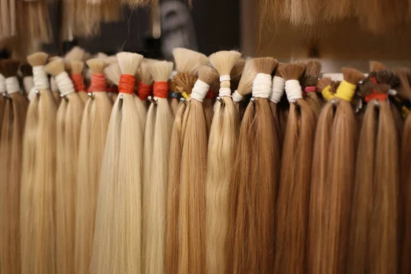 Różne Kolory Prostego Pojedynczego Klipu Ludzkich Przedłużeń Włosów — Zdjęcie stockowe