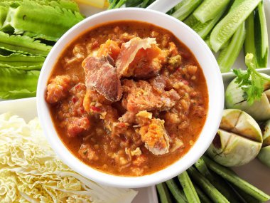 Yengeç chili dip sos sebzeli yumurta. 