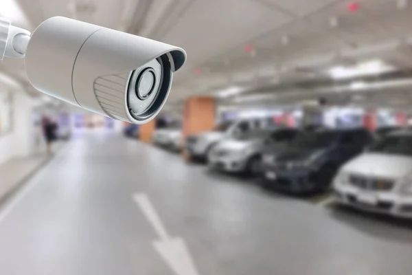 Cctv セキュリティ カメラは、あなたの車を保護します。 — ストック写真