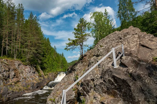 Kivach fällt im Spätsommer, Karelien — Stockfoto