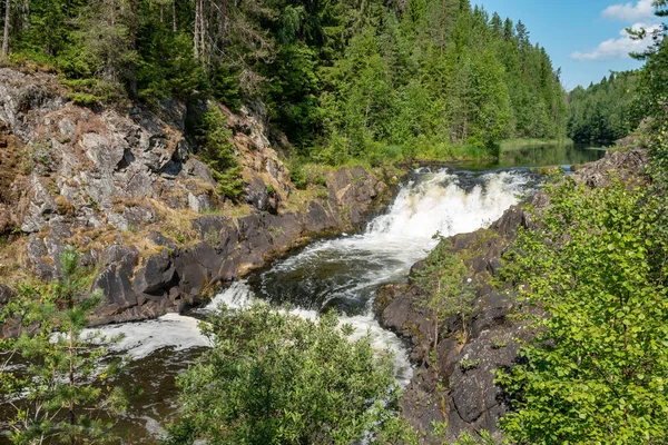 Wodospady kivach pod koniec lata, Karelia — Zdjęcie stockowe