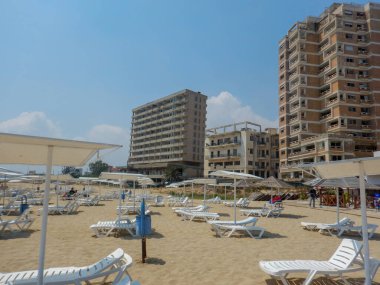 Famagusta, Kıbrıs, Haziran 2019: Kıbrıs Rum Kesimi 'nin Famagusta ilçesindeki Varosia ilçesindeki otel kalıntıları