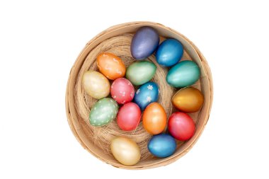 sepette izole edilmiş paskalya yumurtaları