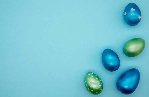 Feliz Cartão Páscoa Moldura Com Ovos Páscoa Salpicados Ouro Azul — Fotografia de Stock